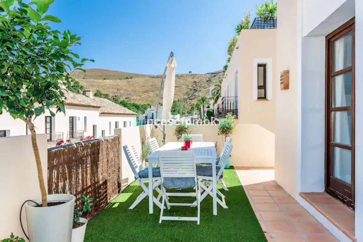 Town House for rent in Benahavis