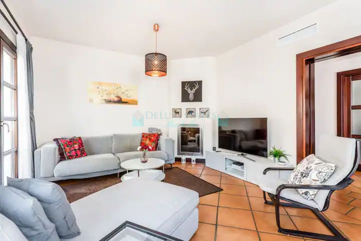 Adosado en alquiler en Benahavis