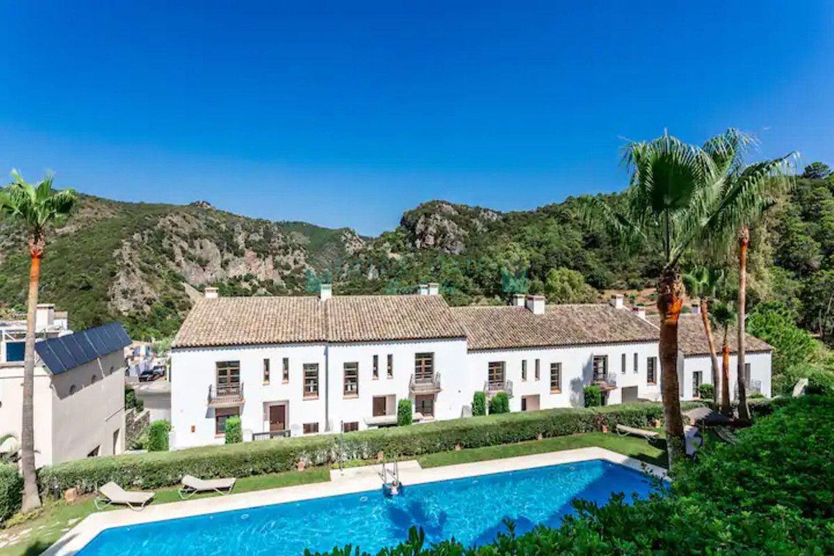 Adosado en alquiler en Benahavis