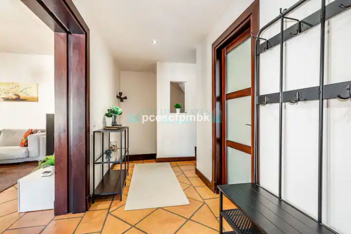 Town House for rent in Benahavis