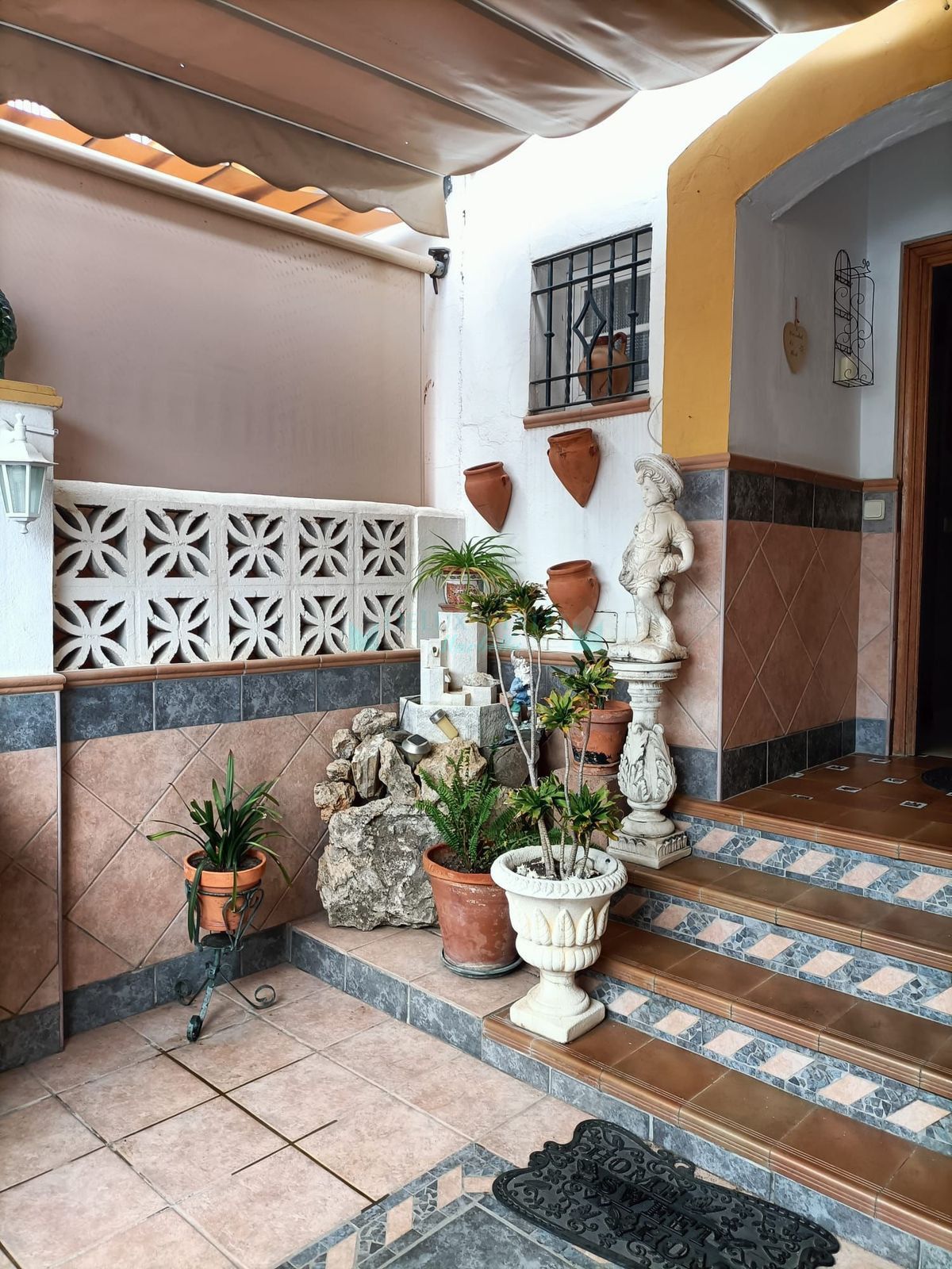 Villa Pareada en venta en Estepona