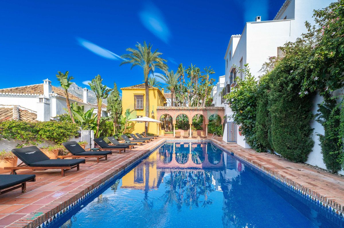 Town House for sale in Marbella Golden Mile