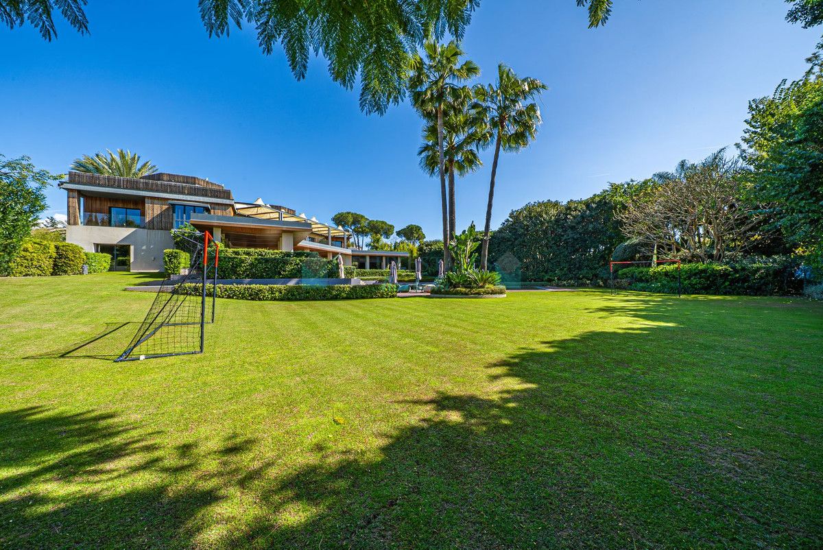 Villa for sale in Guadalmina Baja, San Pedro de Alcantara