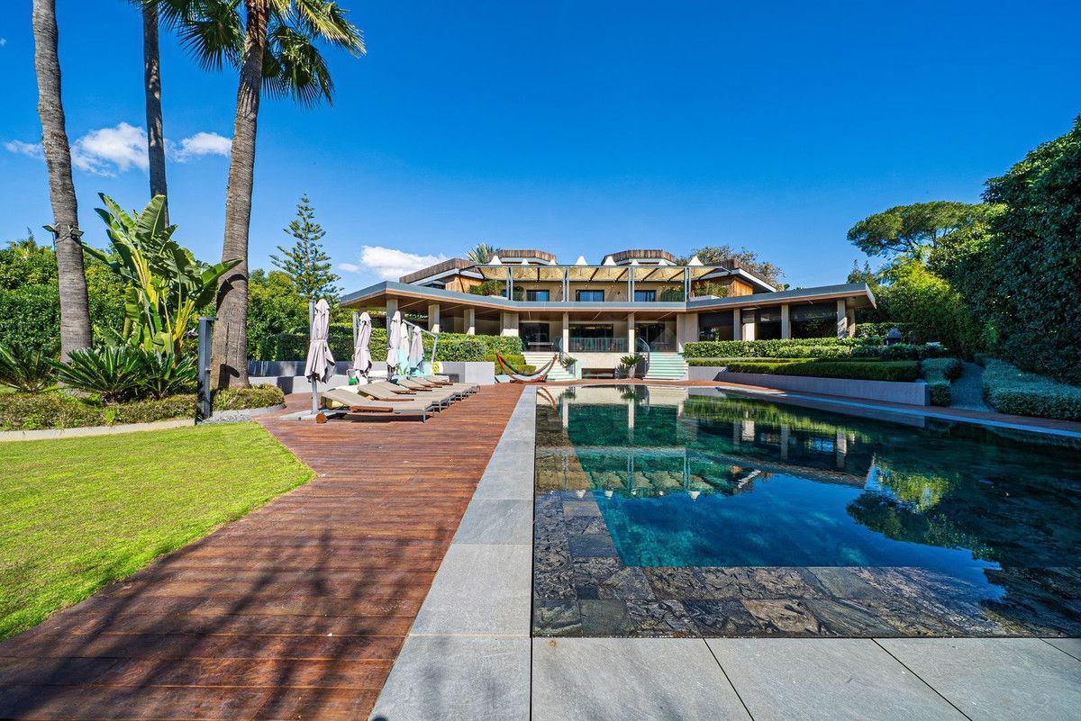 Villa for sale in Guadalmina Baja, San Pedro de Alcantara