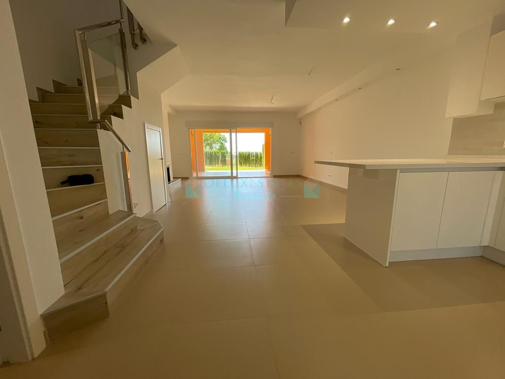 Town House for sale in Benahavis