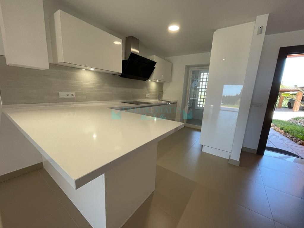 Town House for sale in Benahavis