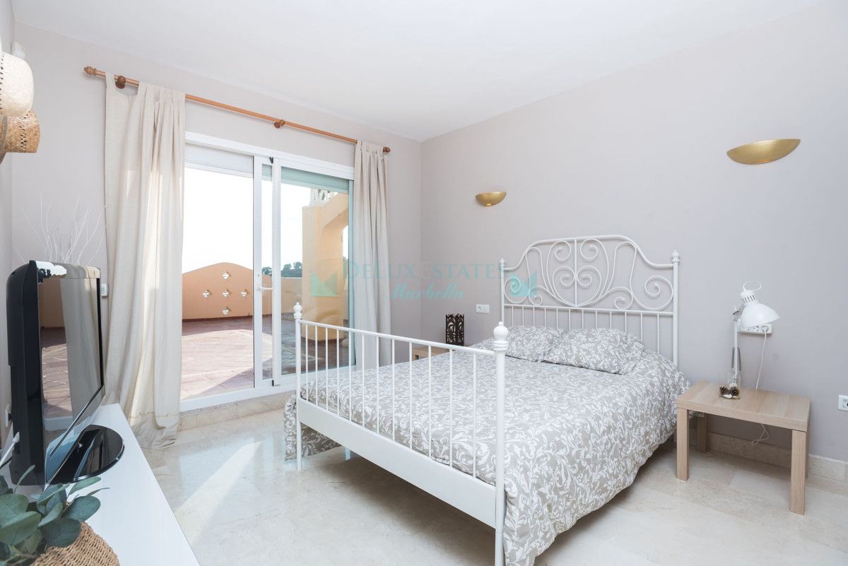 Ático en venta en Elviria, Marbella Este