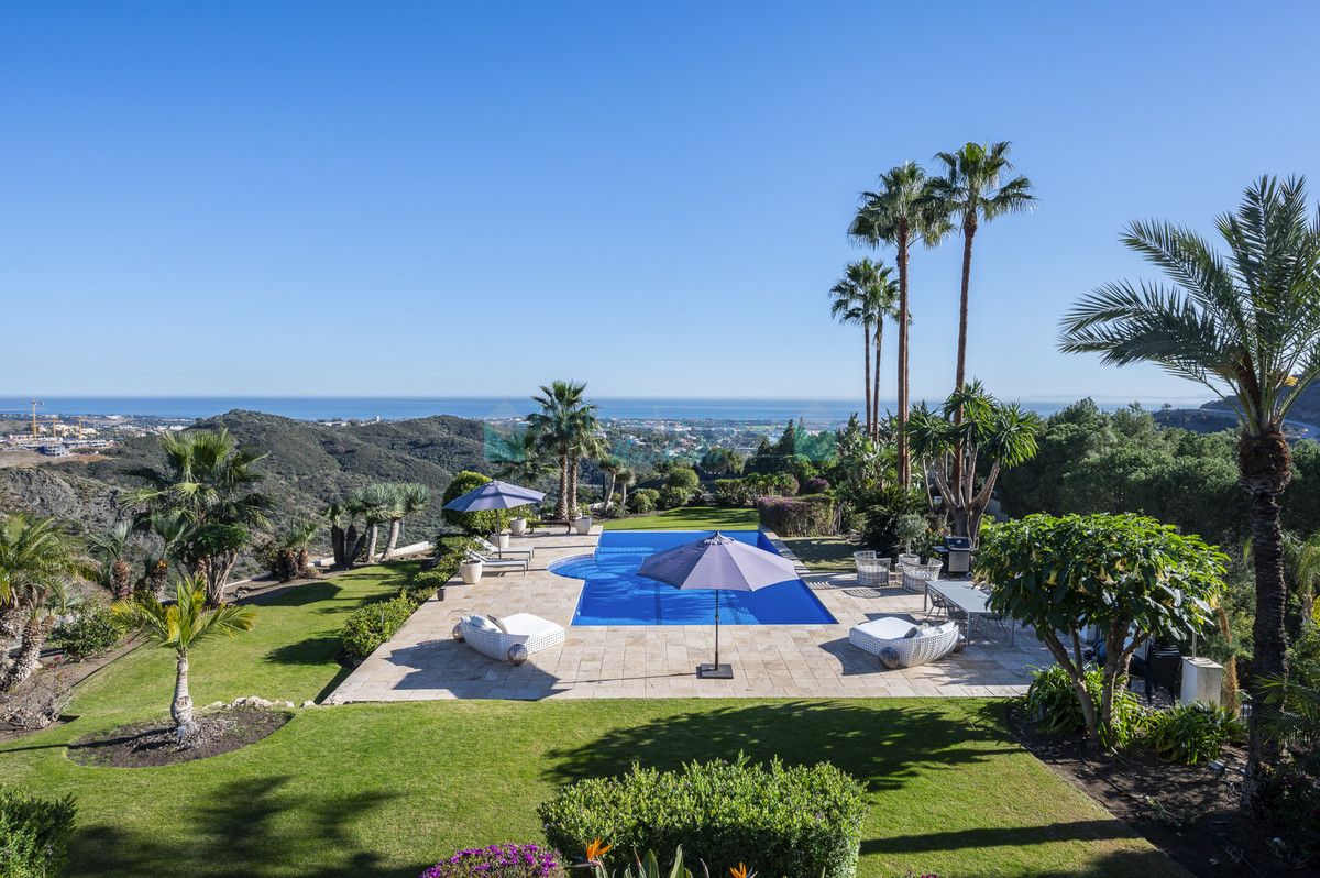 Villa en alquiler en El Madroñal, Benahavis