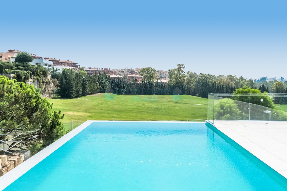 Villa for rent in Benahavis
