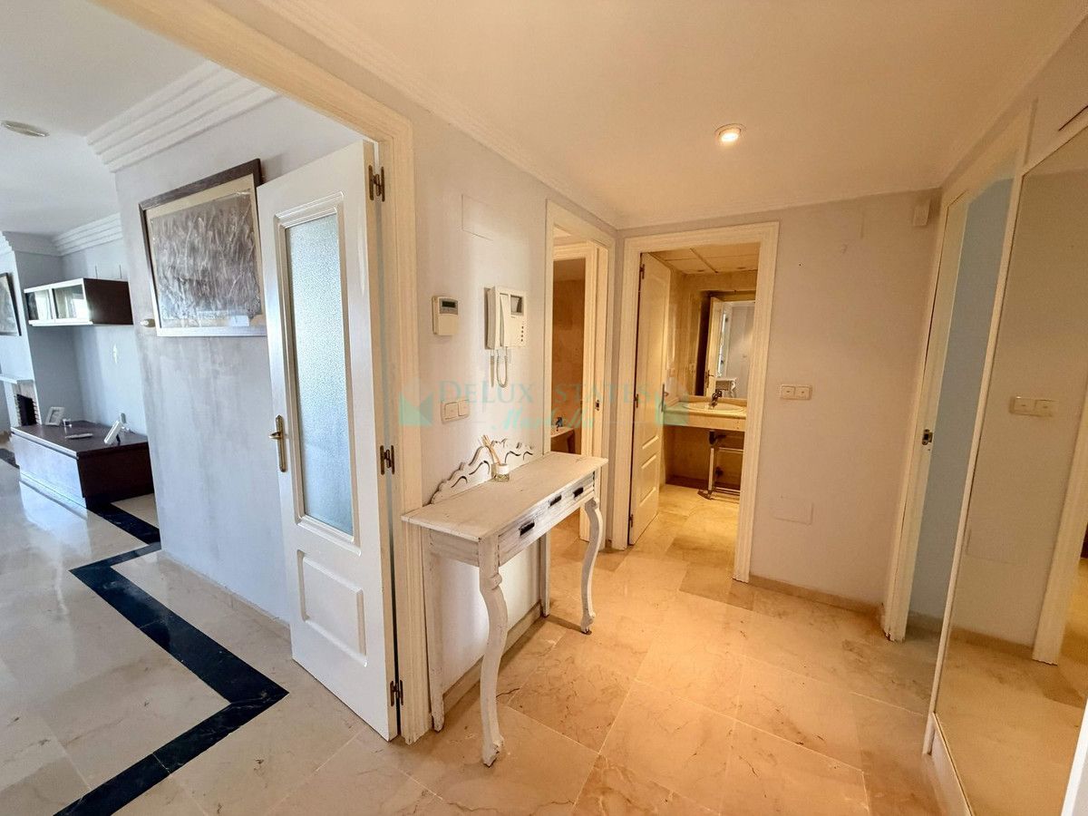 Apartment for sale in Rio Real, Marbella East