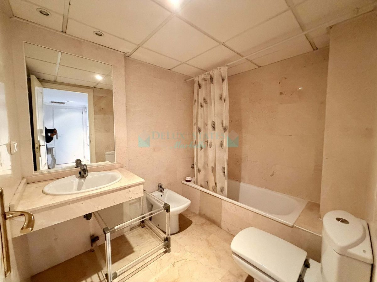 Apartment for sale in Rio Real, Marbella East