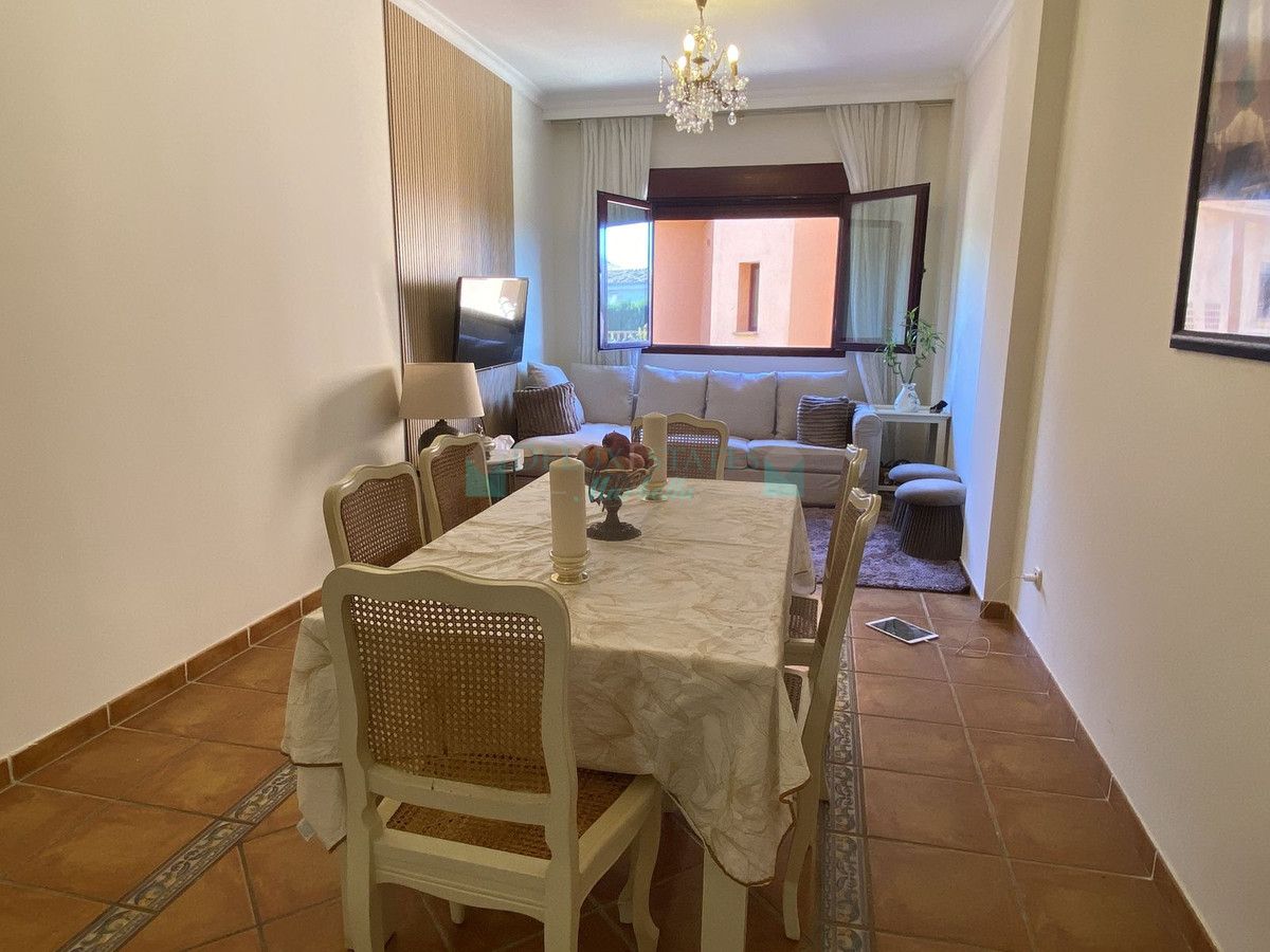 Apartamento en venta en El Paraiso, Estepona