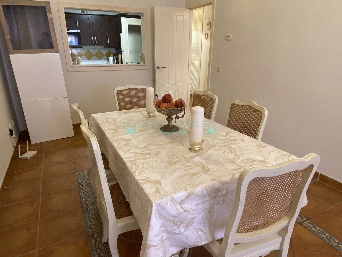 Apartamento en venta en El Paraiso, Estepona