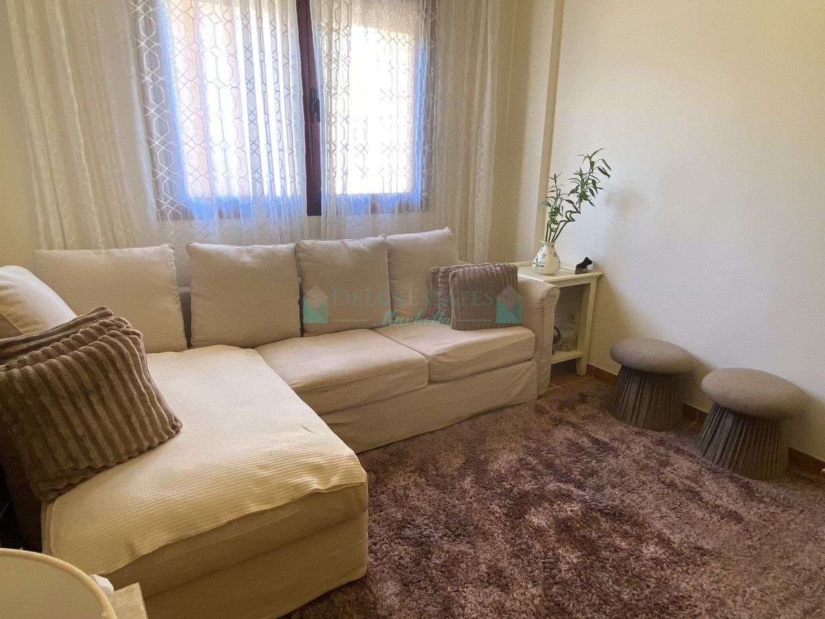 Apartamento en venta en El Paraiso, Estepona