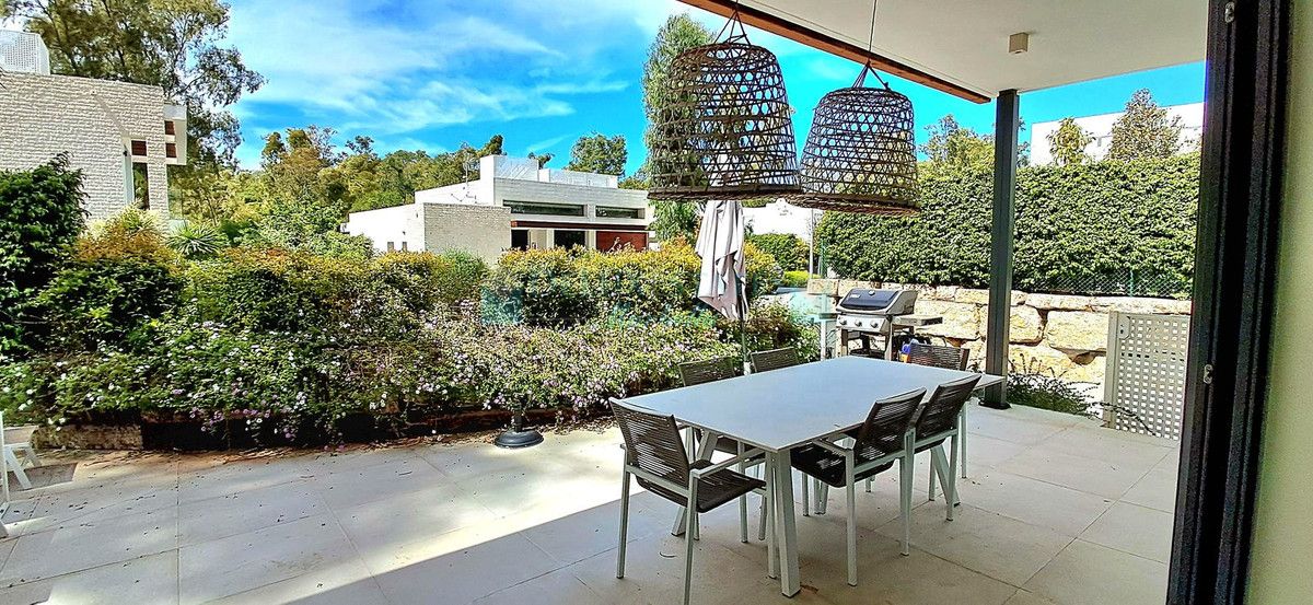 Villa for rent in Benahavis