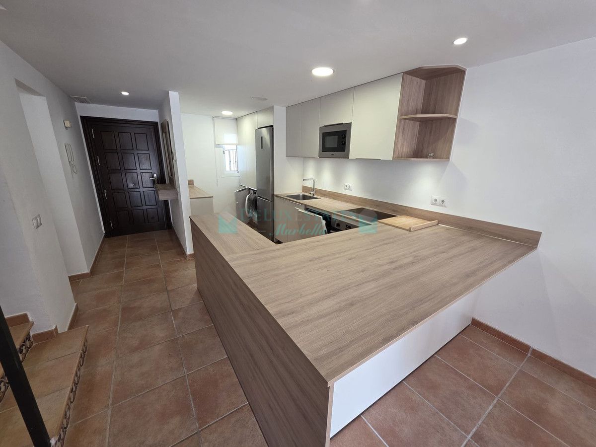 Town House for rent in Benahavis