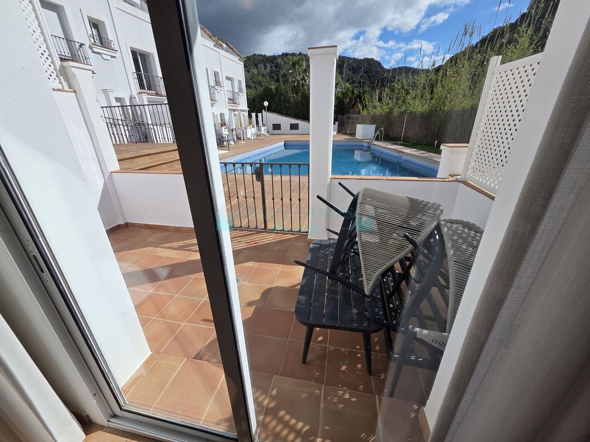 Town House for rent in Benahavis