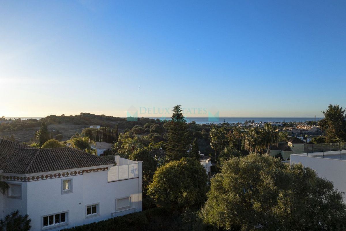 Residential Plot for sale in El Paraiso, Estepona