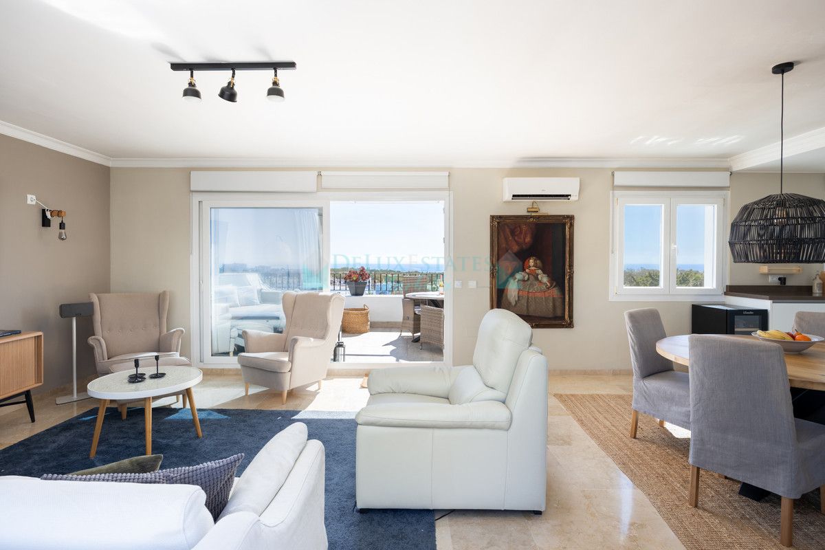 Penthouse for sale in El Paraiso, Estepona