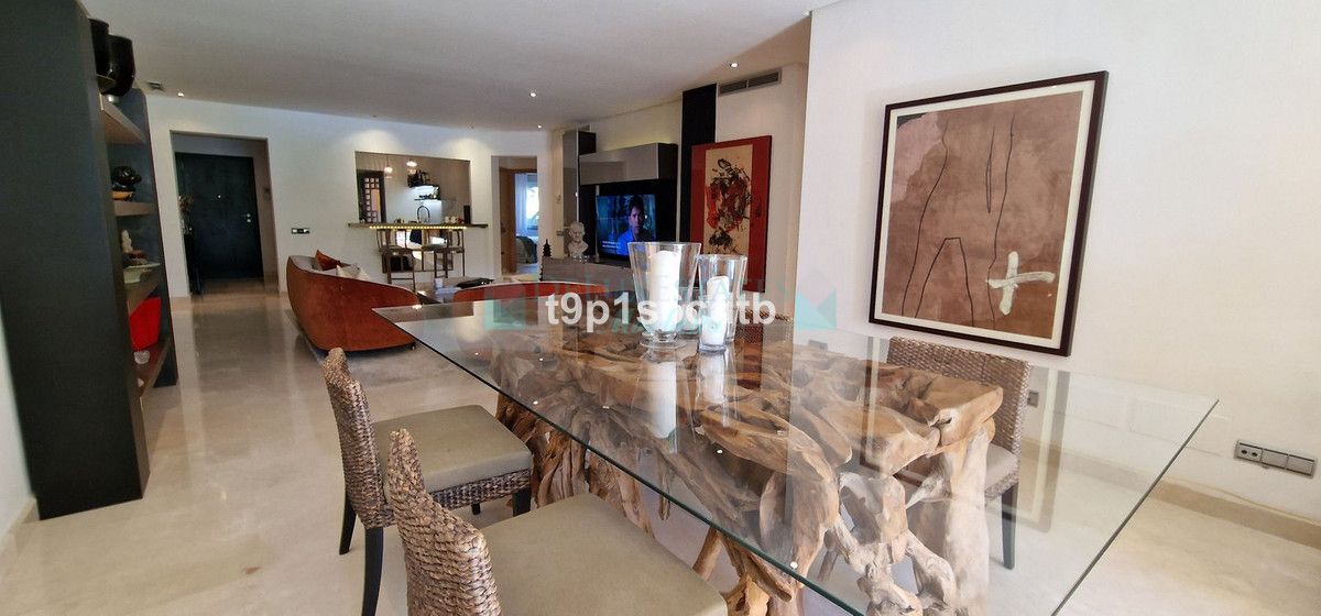 Ground Floor Apartment for sale in Marbella Golden Mile