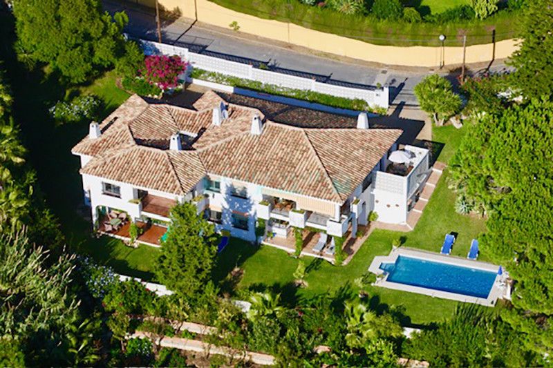 Villa for sale in Elviria, Marbella East