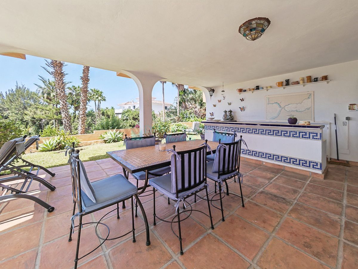 Villa for sale in Elviria, Marbella East