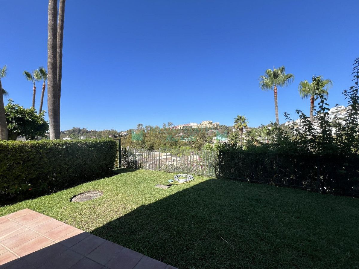 Ground Floor Apartment for sale in La Quinta, Benahavis