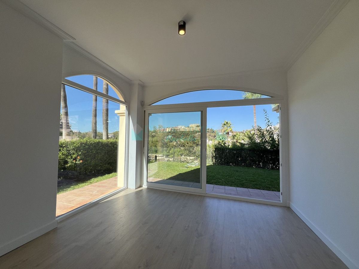 Ground Floor Apartment for sale in La Quinta, Benahavis