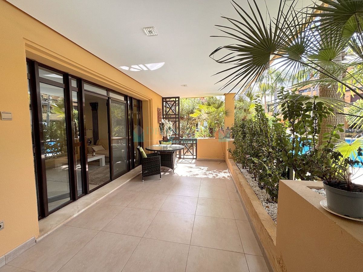 Apartamento Planta Baja en venta en Marbella - Puerto Banus