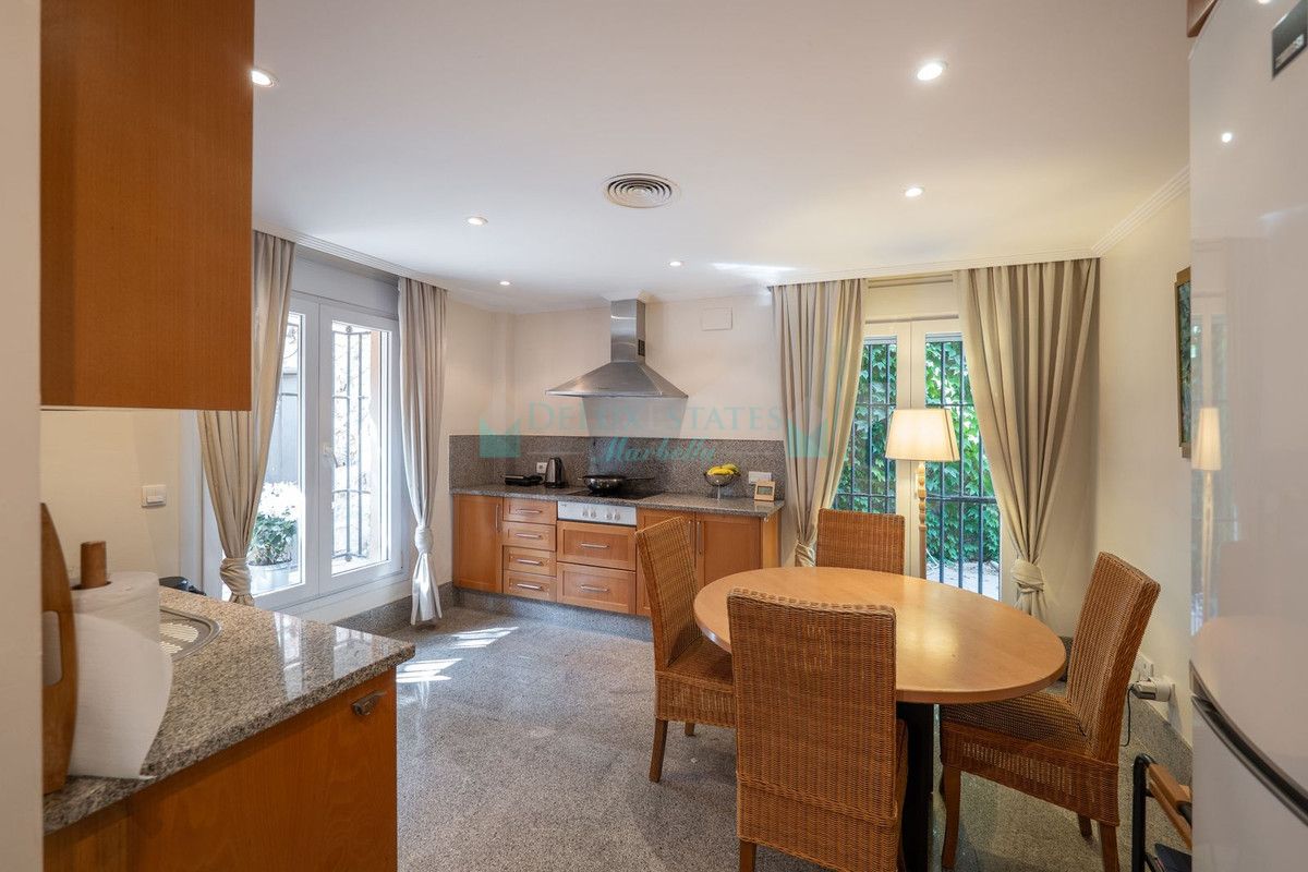 Town House for rent in Santa Clara, Marbella East