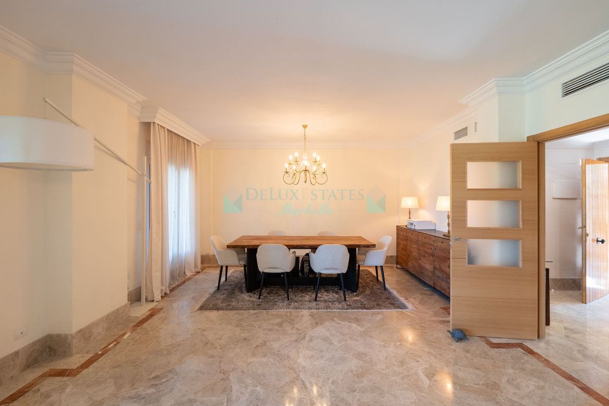 Town House for rent in Santa Clara, Marbella East