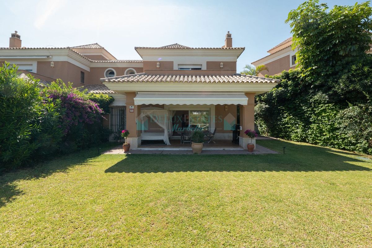 Town House for rent in Santa Clara, Marbella East