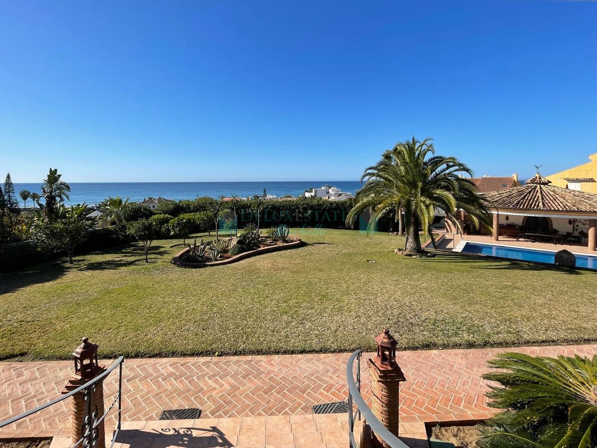 Villa for rent in Costabella, Marbella East