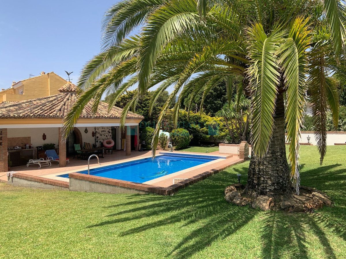 Villa en alquiler en Costabella, Marbella Este