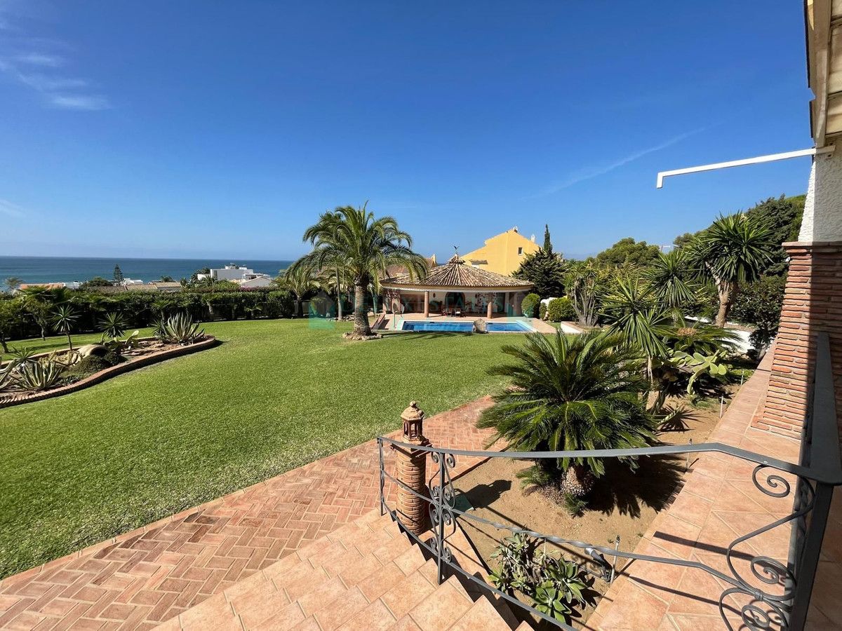 Villa for rent in Costabella, Marbella East