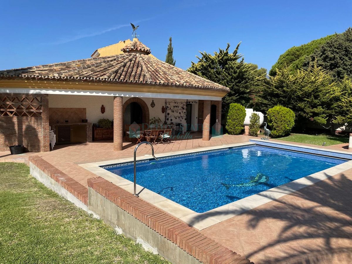 Villa for rent in Costabella, Marbella East