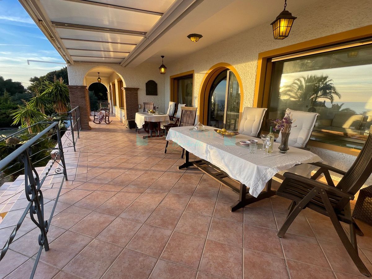 Villa for rent in Costabella, Marbella East