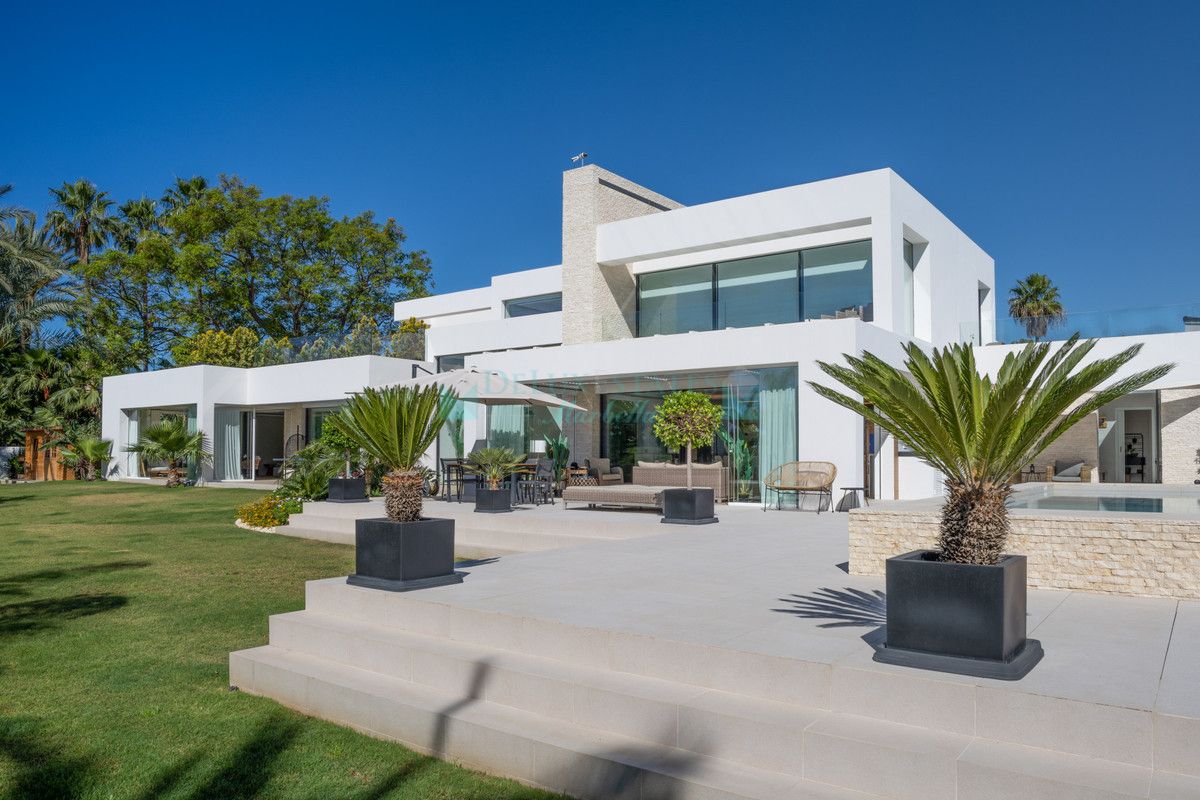 Villa en alquiler en El Paraiso, Estepona