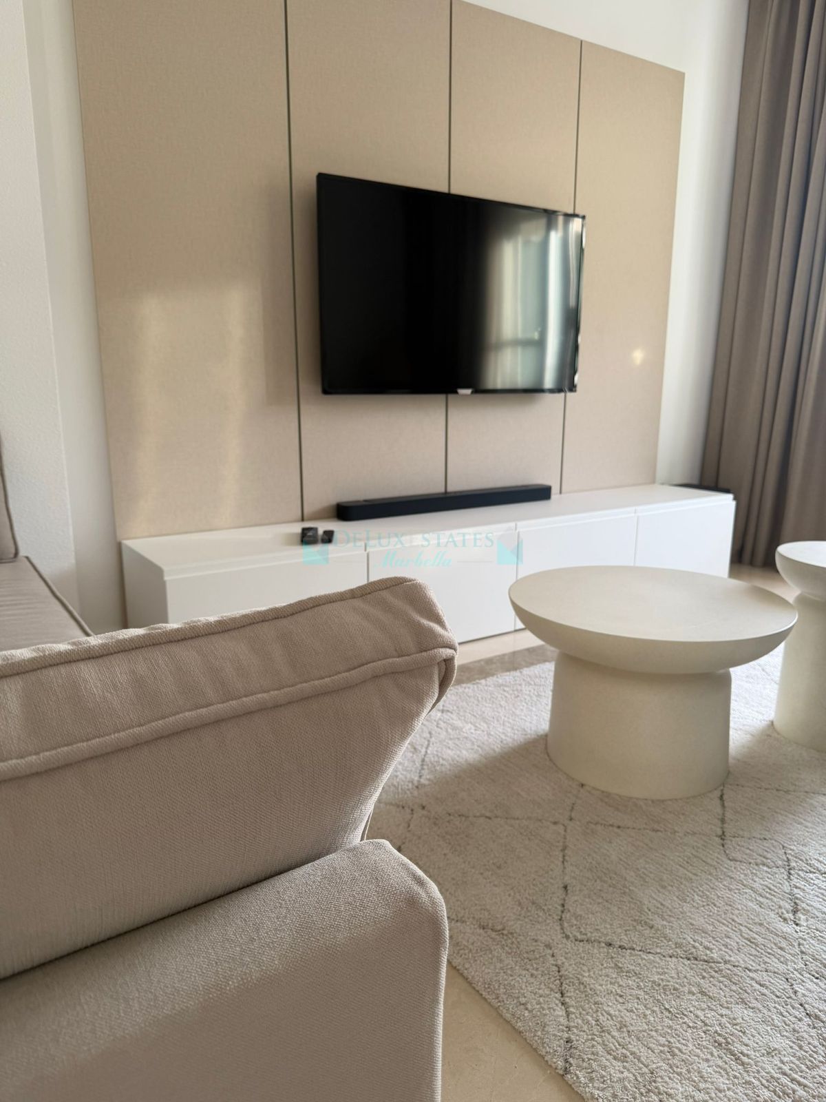 Apartamento en alquiler en Los Arqueros, Benahavis