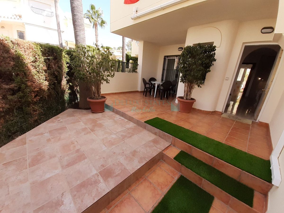 Town House for sale in Las Chapas, Marbella East