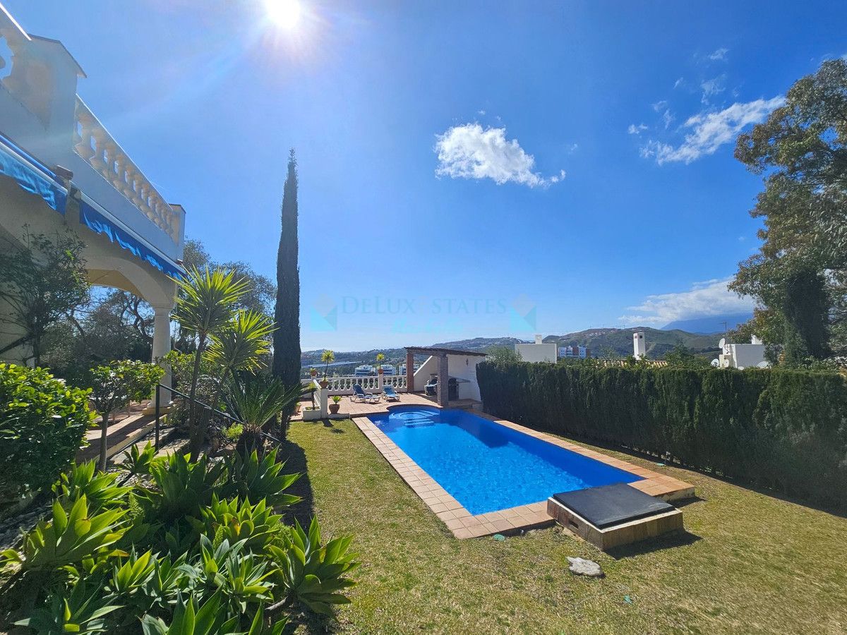 Villa for sale in Benahavis