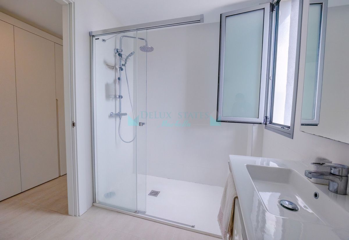 Apartamento en venta en Selwo, Estepona