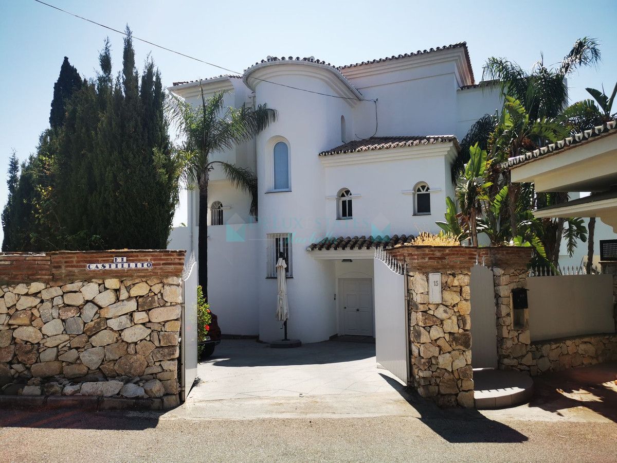 Villa en alquiler en Atalaya, Estepona
