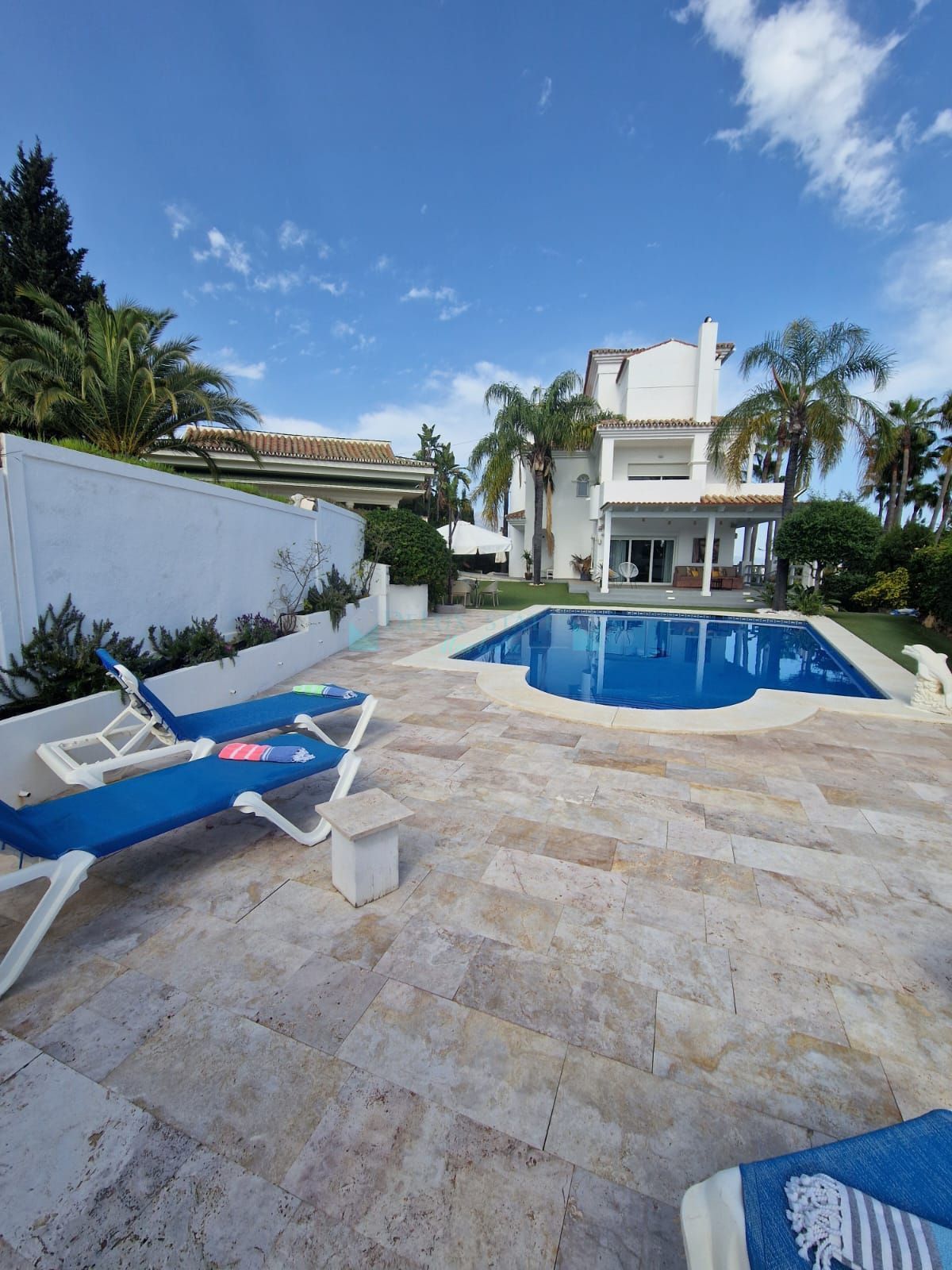Villa en alquiler en Atalaya, Estepona