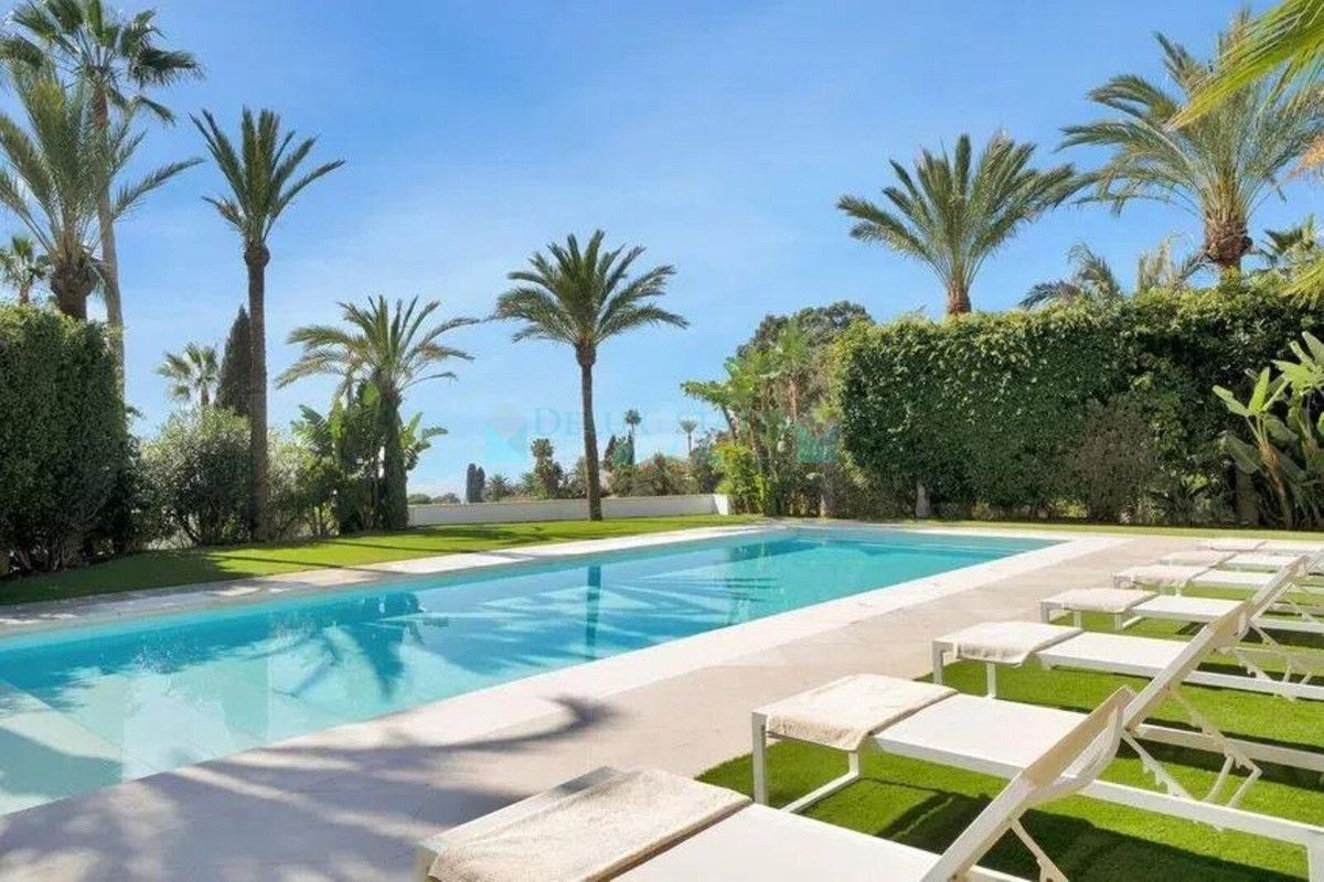 Villa en venta en Hacienda las Chapas, Marbella Este