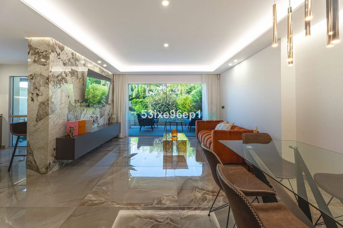 Ground Floor Apartment for sale in Benahavis