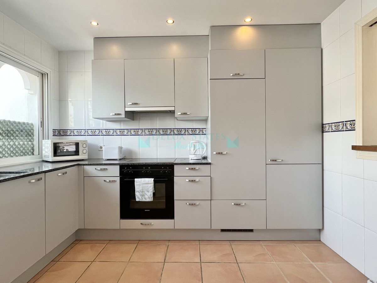 Ático en venta en El Presidente, Estepona