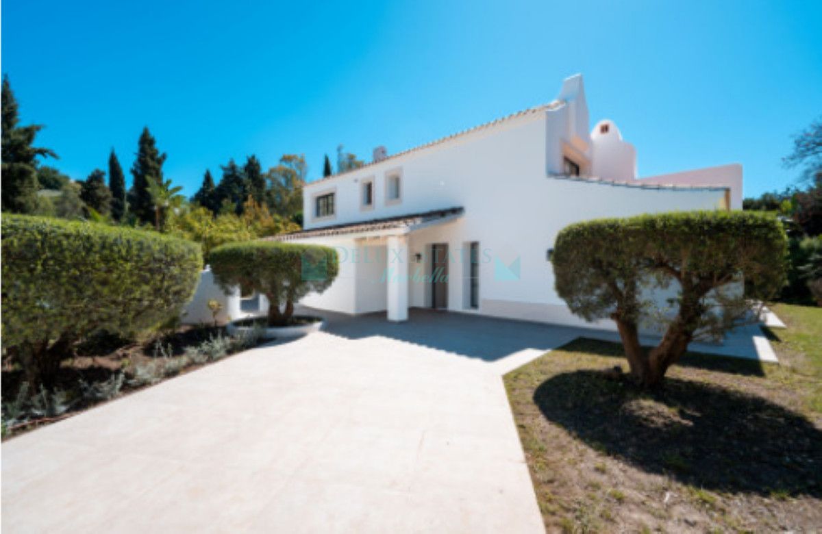 Villa for sale in Benahavis