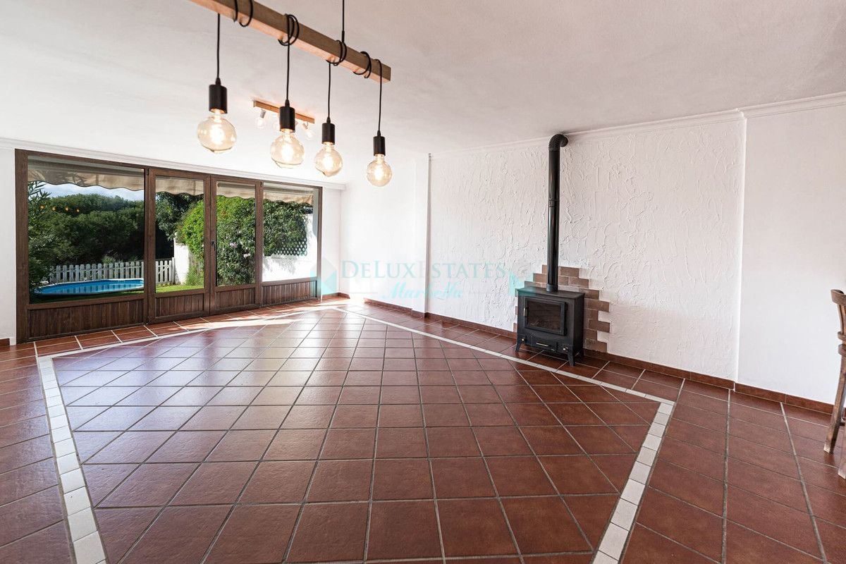 Town House for sale in Estepona