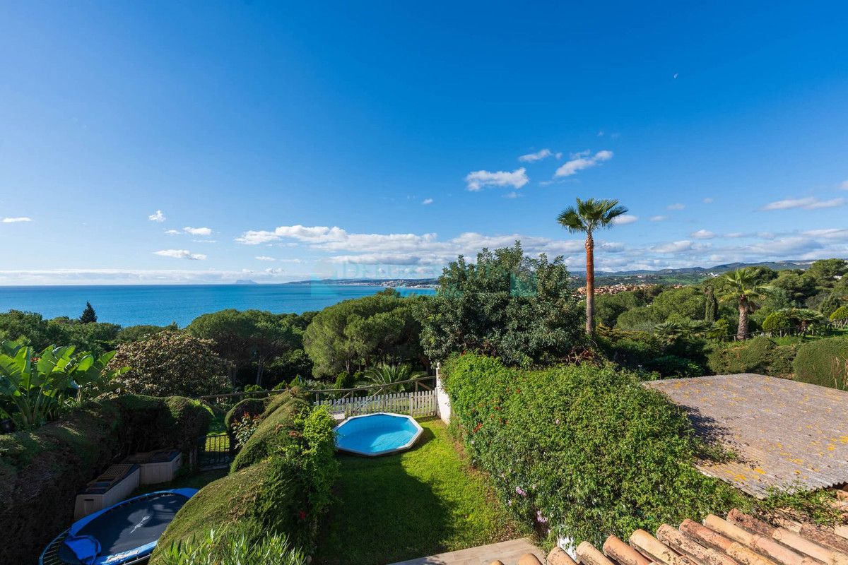 Town House for sale in Estepona